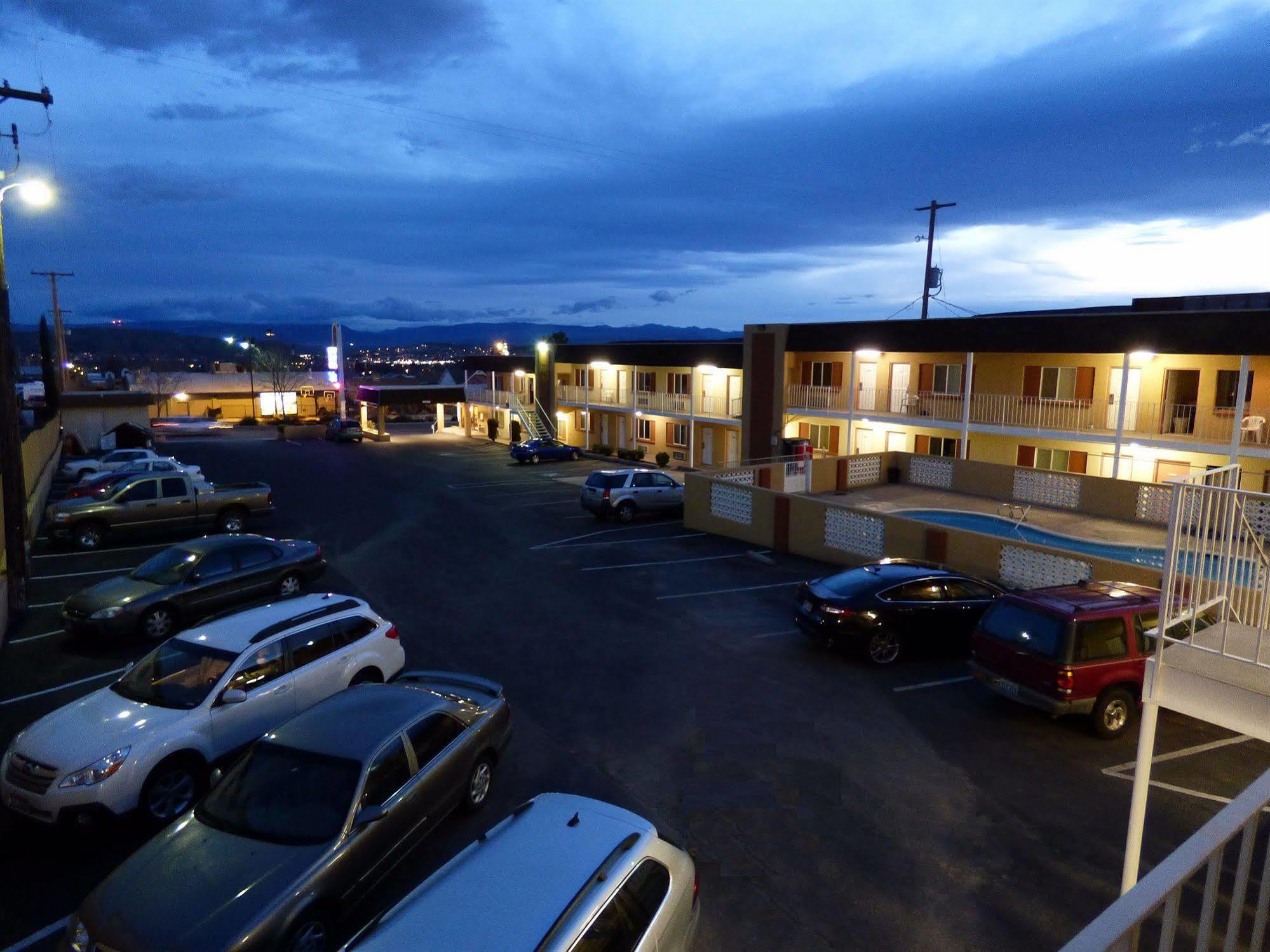 Economy Inn & Suites St. George Exterior foto